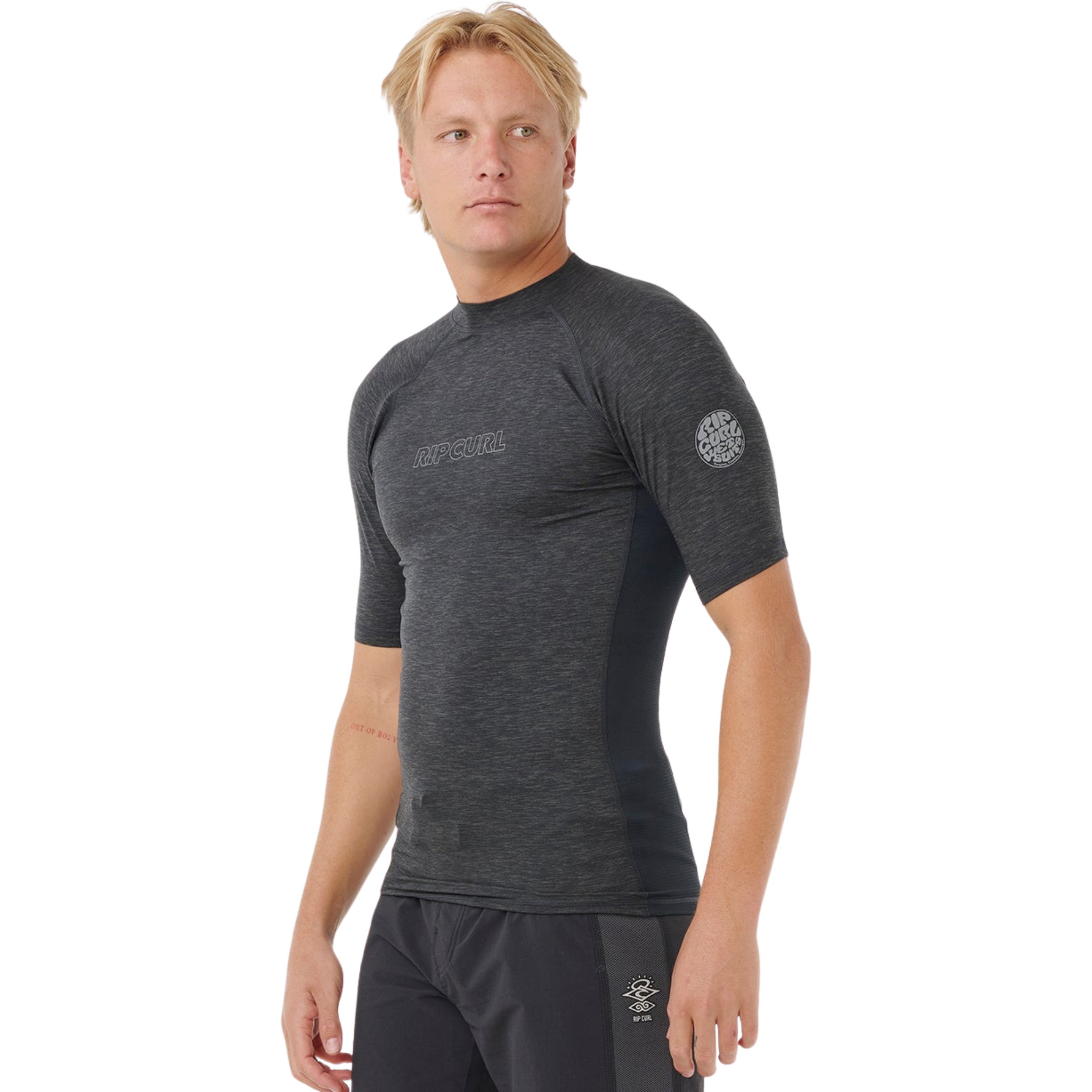 2026 Rip Curl M&auml;nner Dawn Patrol UPF Perf Kurzarm-Lycra-Weste 16CMRV - Black Marle